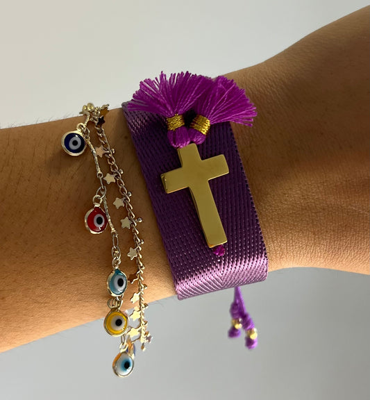 Cruz en brazalete ajustable