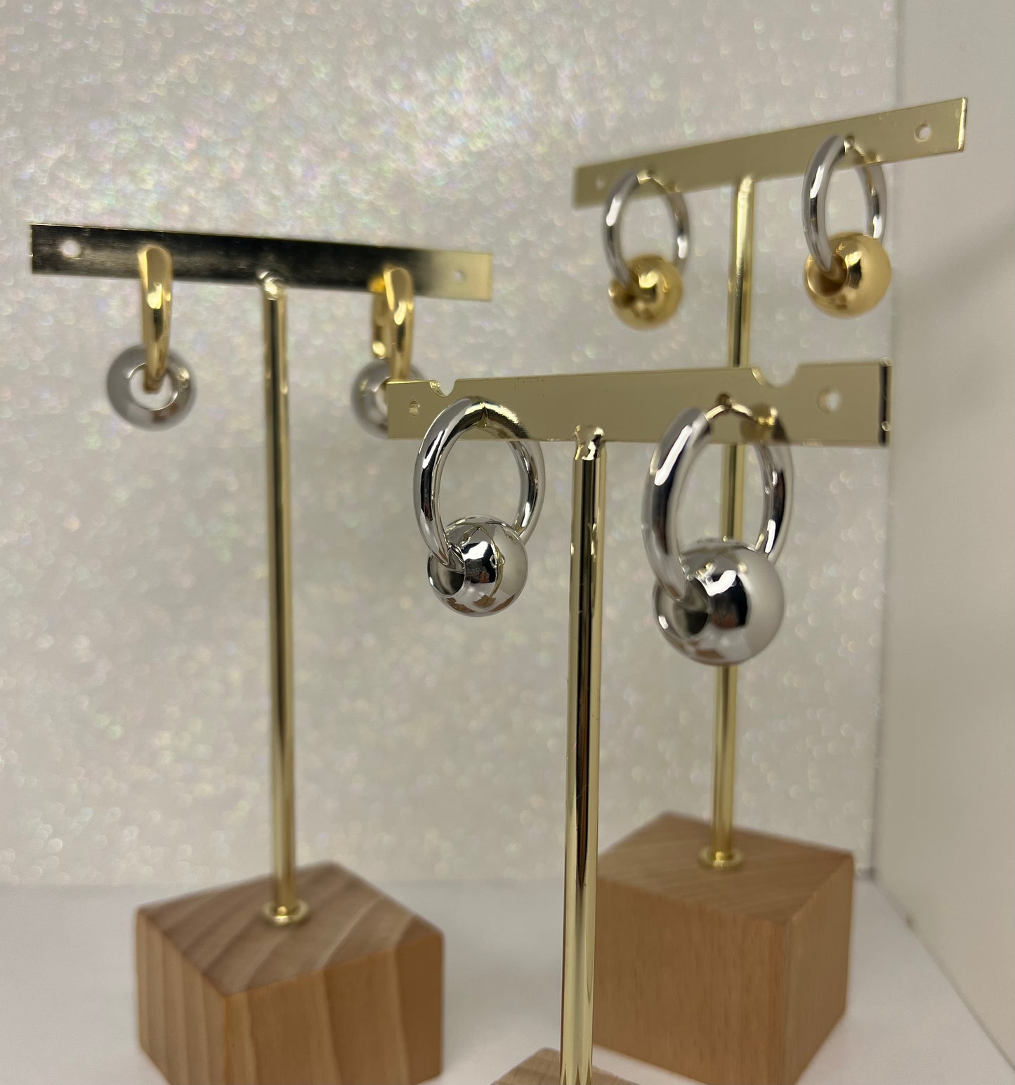 Two-color ball earring