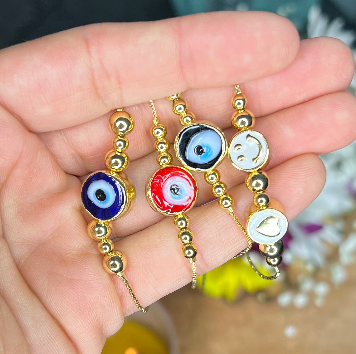 Adjustable charm bracelet