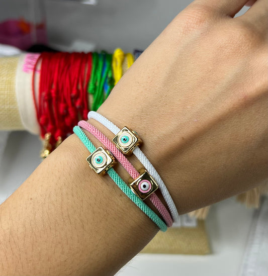 Pulsera de ojo cuadrado